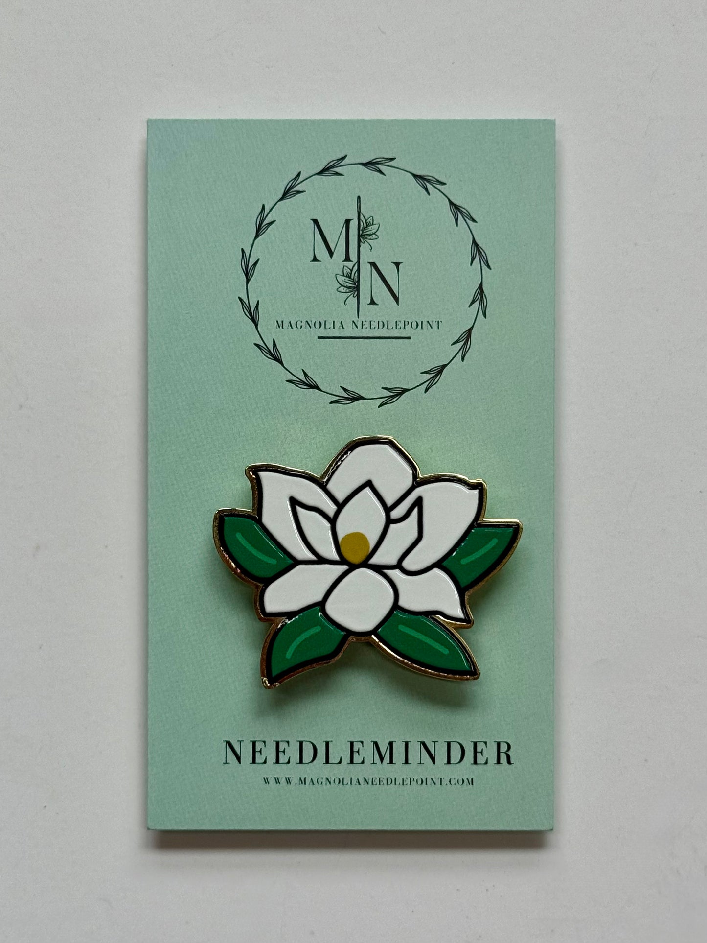 Magnolia Needleminder